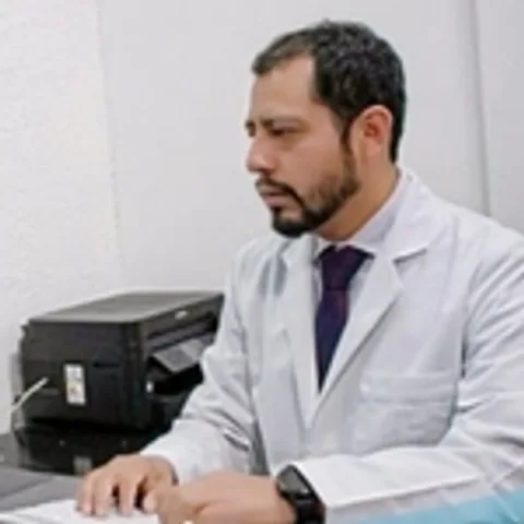 Foto de Dr. Luis Enrique Salinas Aragón